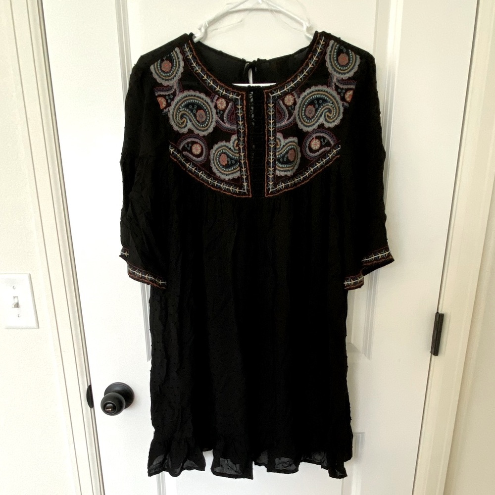 Embroidered top bell sleeve dress